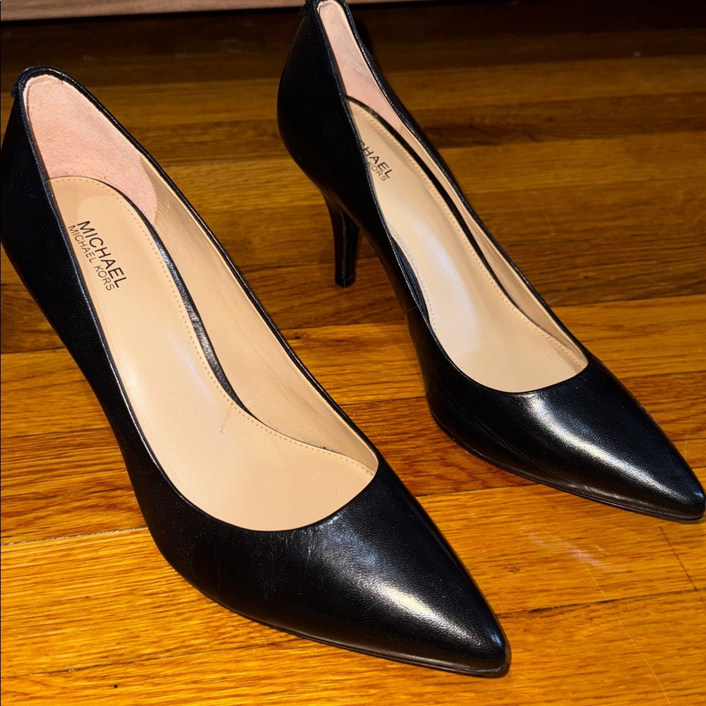MICHAEL Michael Kors Black Leather Heels Size 8.5 Worn Once